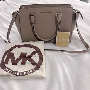 Michael Kors medium size handbag Selma